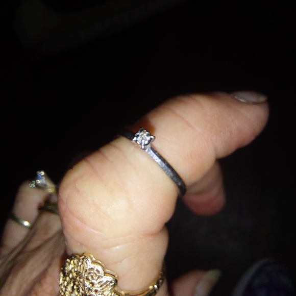 10K P white gold genuine diamond ring, size 5.25 - Picture 7 of 8